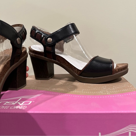 Dansko Debbie full grain sandals - Picture 5 of 11